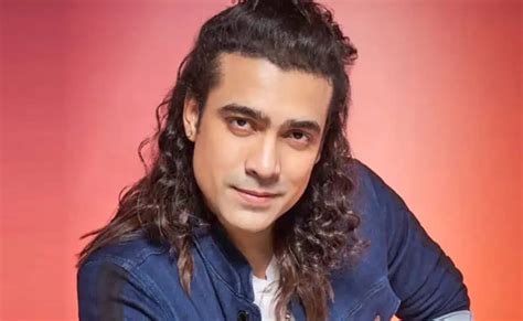 Singer Jubin Nautiyal marries childhood sweetheart in private ceremony ...