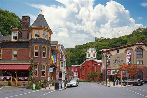 10 Historic Small Towns in the US - What are the Most Beautiful Towns ...