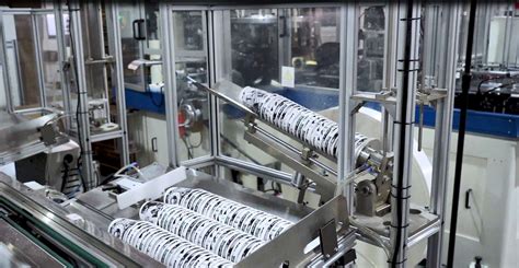 Making Disposable Cups 的图像结果