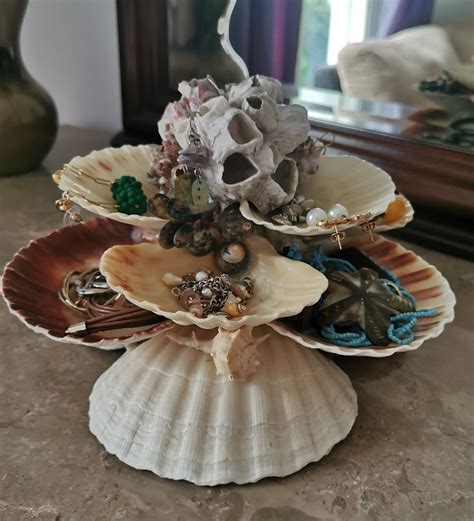 30 Budget-Friendly DIY Home Decor Ideas | Seashell crafts, Shell crafts ...