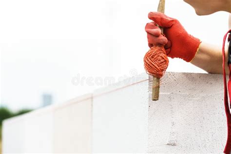 How to Level Pickets with String Line 的图像结果