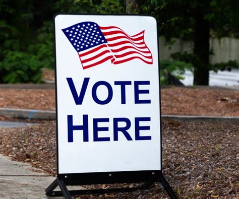 RNC Seeks Voter Roll Data From 48 States, D.C. | Newsmax.com