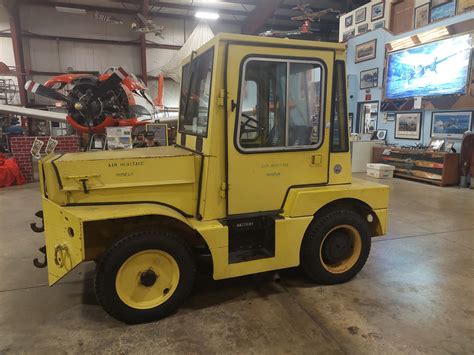 Chrysler Slant-Six Powered Air Tug Hauls Old Warplanes, Not Cessnas - autoevolution