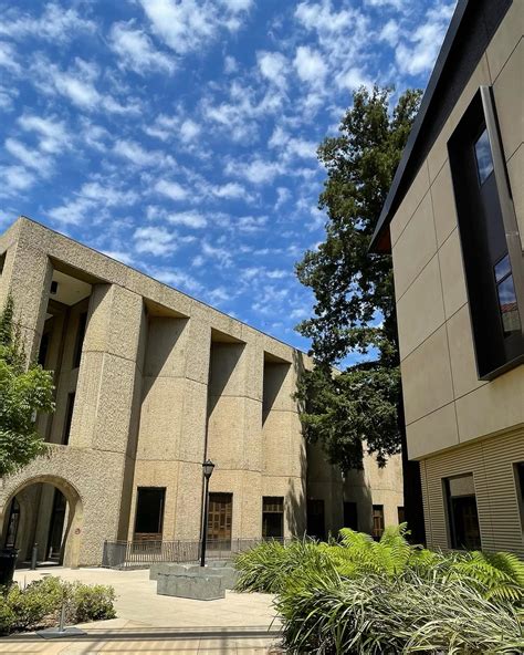 Stanford Law School
