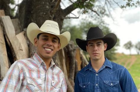 ¿Quién es Jhonny Caz, el integrante de Grupo Firme que es abiertamente gay?