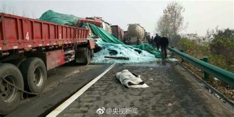 安徽滁新高速交通事故多车连环撞现场图片 村民：很惨烈 - 阳谷网