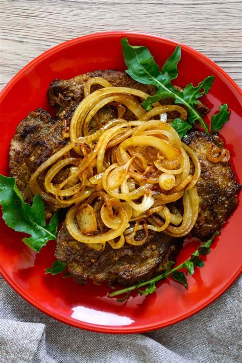 Are Onions Keto and Carbs in Onions (+ Keto Onions Recipes) - IzzyCooking