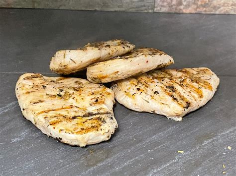 Chicken Breast Boneless/Skinless 4 oz. Raw | King Kold