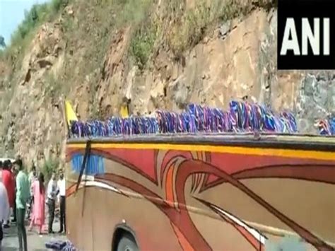 Private bus hits rock on slope near Ambaji in Gujarat’s Banaskantha, 35 ...