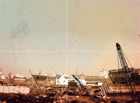 Buy ALANG, World's largest ship breaking yard Pictures, Images, Photos ...