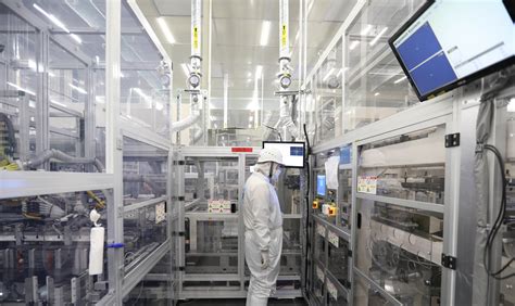CEC·咸阳8.6代液晶面板生产线胜利点亮投产-咸阳凯发k8国际光电科技有限公司