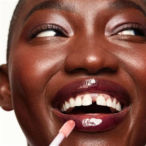 SAIE GlossyBounce Hydrating Lip Oil – Luxe by Kan