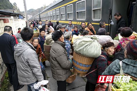 慢火车，流动的爱与乡愁_莲芯茶_湘潭县新闻网