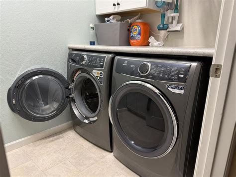 Electrolux 8-cu ft Stackable Steam Cycle Vented Electric Dryer ...