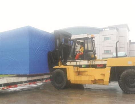 设备卸货-工程案例-苏州设备搬运-苏州设备搬运安装-苏州特易达精密设备搬运有限公司