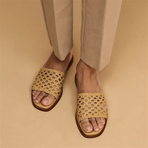 Buy Women Leather Handbags Online - Calonge