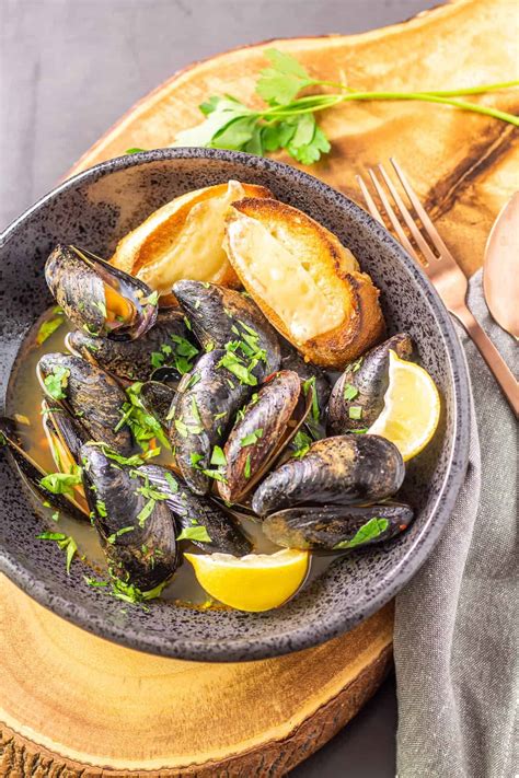 Spanish Baked Mussels at Robin Alexander blog