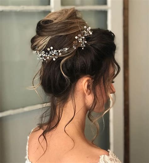 Keep Your Hairdo Flawless in a Messy Bun Hairstyle