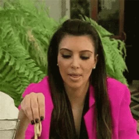 14 Kim Kardashian Makeup GIFs that Speak for All Makeup Lovers – Faces ...