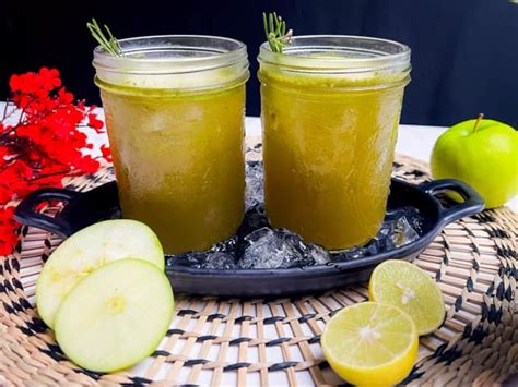 Ghewar Recipes: Easy Guide on How to make Ghewar | FoodiesOnly