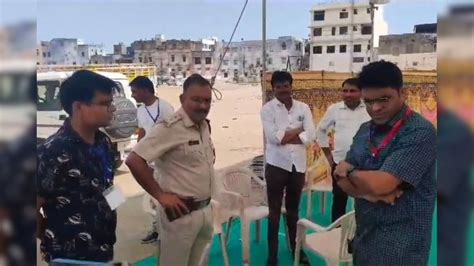 Lok Sabha Elections: EVM स्ट्रांग रूम के बाहर कांग्रेस ने लगवाई LED ...