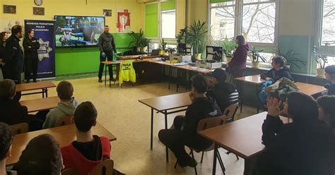 Policja z Limanowej promuje zawód w Tymbarku - Limanowa.in