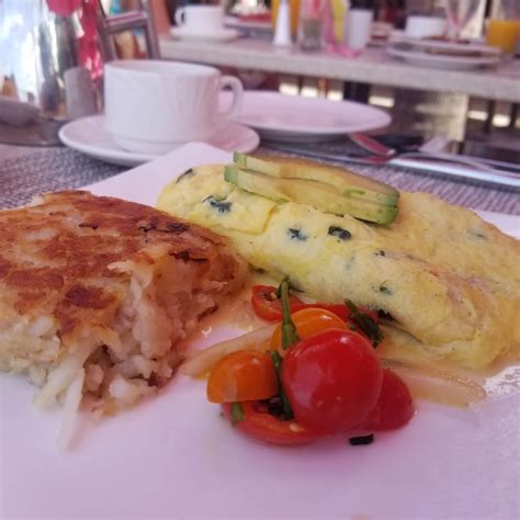 Surf Lanai - Honolulu, Hawaii - chichicho~