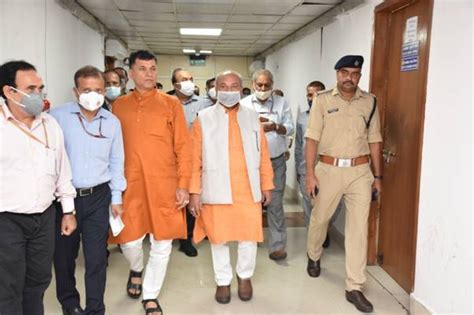 Union Minister Shri Narendra Singh Tomar inspects and reviews ...