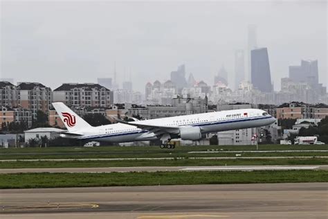 美国航空：中国航线停飞延长到10月 ＊ 阿波罗新闻网