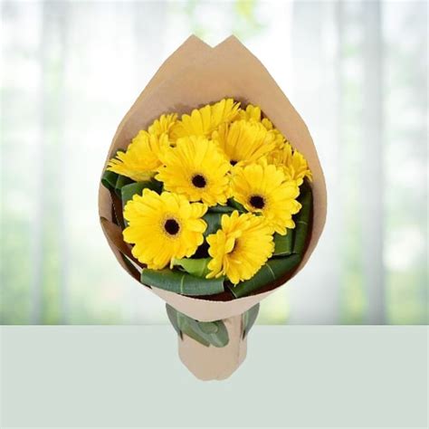 Send Anniversary Flowers Gifts Online in India | Phoolwala
