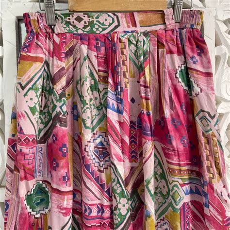 Skirt-Waist 28 to 30 – Outdated