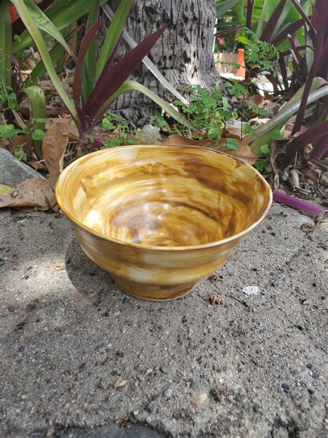 Susan Mitchell, large yellow bowl - ARTe VallARTa Museo