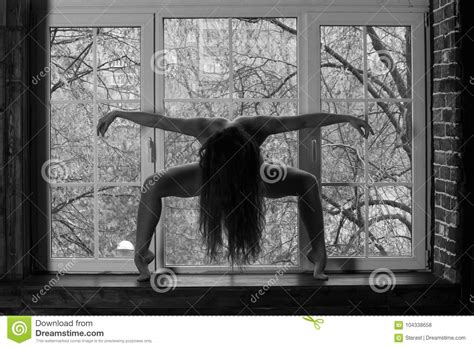 Yoga Handstand Desnudo