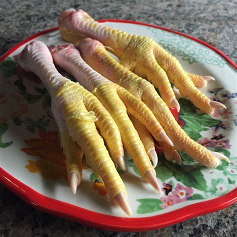 [Recipe] How to: Use Chicken Feet in Bone Broth - theholisticrd.com