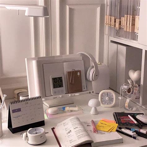 Computer Study Table Setup 的图像结果