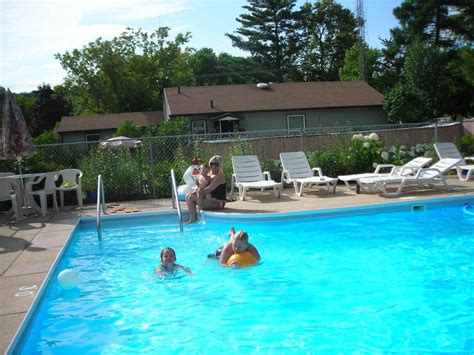 DEER TRAIL MOTEL, WISCONSIN DELLS