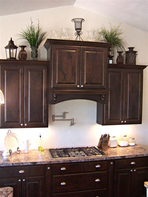 40 best decorating above kitchen cabinets ideas home decorating ideas ...