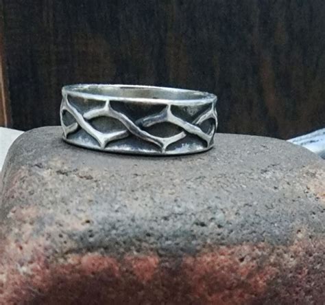 Retired James Avery Crown of Thorns Ring Size 10 - Gem