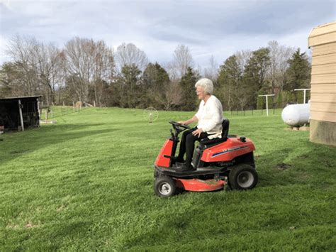 I fuck a granny on the lawn