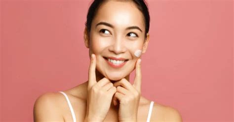 Gel vs. Cream: Aquaporin Science for Oily Skin in Winter – Aqualogica