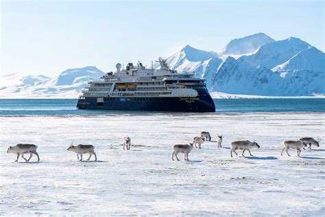 Luxury Arctic Cruises: Explore the Arctic Circle in Comfort | Lindblad ...
