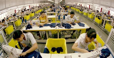 服装厂工人做衣服图片,小型服装厂图片,制衣厂上班图片_大山谷图库