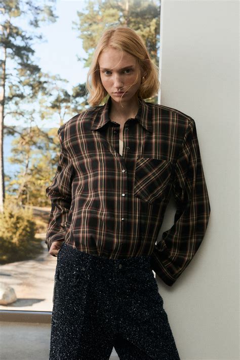 Shoulder-pad shirt - Black/Checked - Ladies | H&M IN