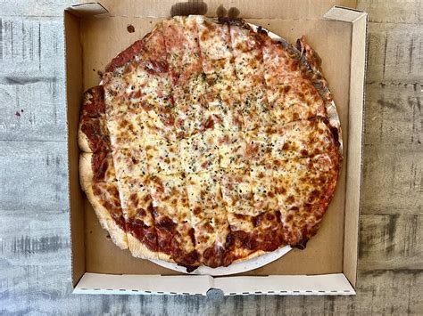 Pat’s Pizza And Ristorante - Lincoln Park - Chicago - The Infatuation