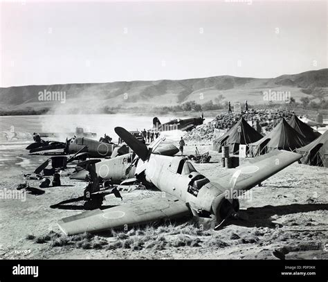 Flying leathernecks film hi-res stock photography and images - Alamy