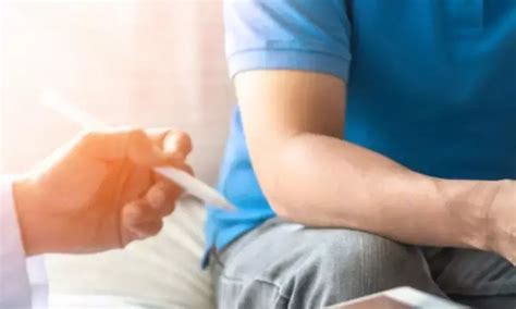 Treatment with bardoxolone methyl safe and preserves kidney function in ...