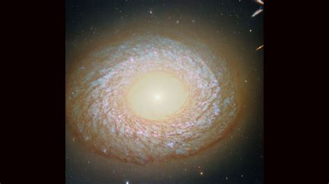 Hubble captures galaxy that defies classification