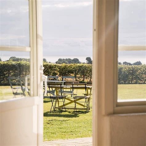 SKOLLENGARDEN GARDSHOTELL (Simrishamn) - Hotel Reviews, Photos, Rate ...