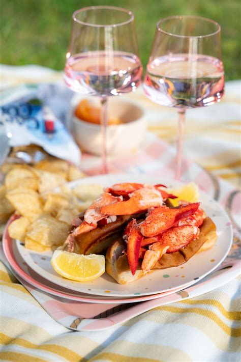 Cousins Maine Lobster at Slate Theory Winery, 10915 US-290 ...