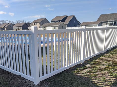 VINYL PICKET FENCES - Ashley Fence LLC
